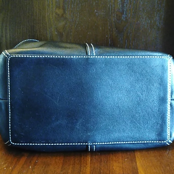 Coach - Picture 4 of 7